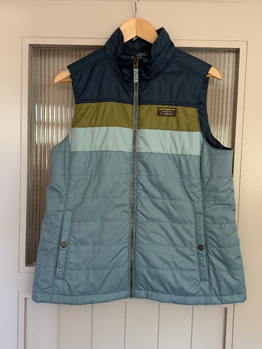 Womens L.L. Bean Mountain Classic Puffer Vest, Size L